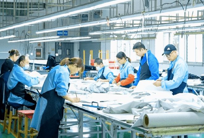 潛江訂單旺生產(chǎn)忙，技術(shù)研發(fā)與銷售火力全開