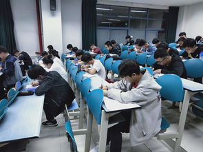 理學院舉行本科生學業預警幫扶與就業指導晚自習開班儀式